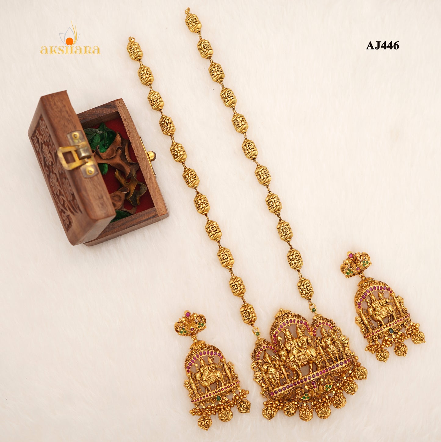Pendant Set With Ball Mala