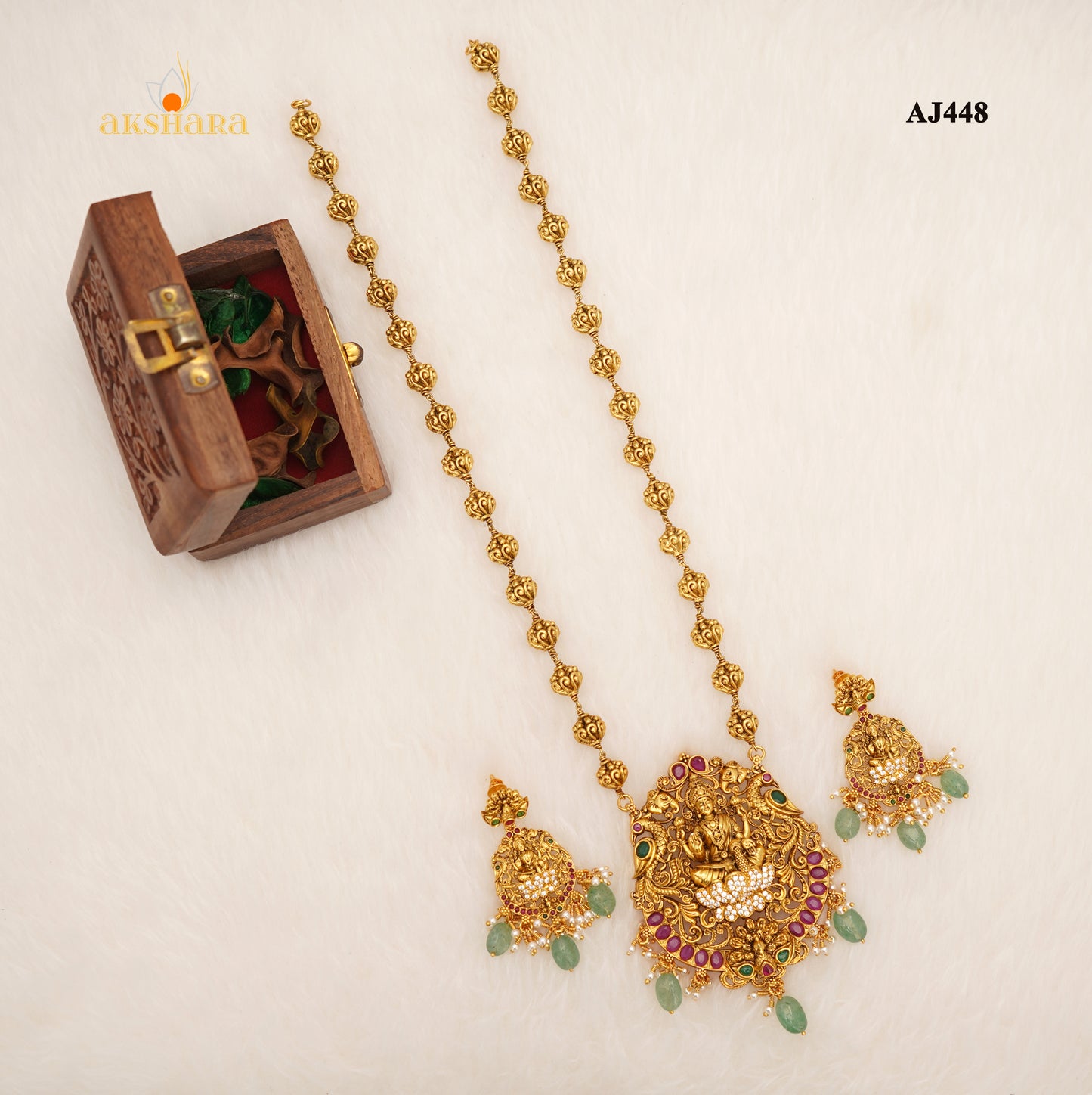 Pendant Set With Ball Mala