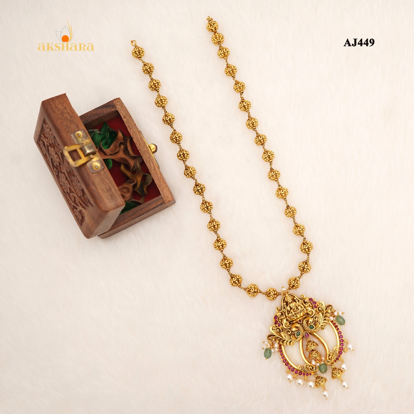 Pendant Set With Ball Mala