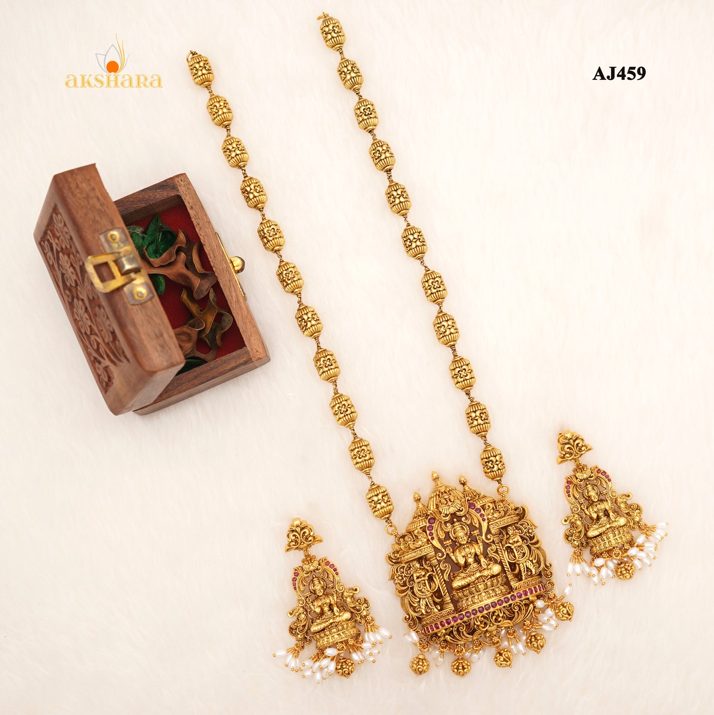 Pendant Set With Ball Mala